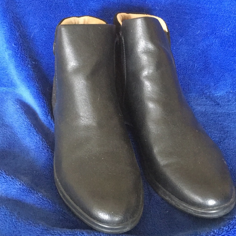 Black boot